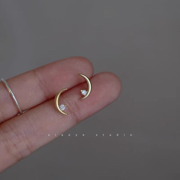 Minimal Moon Earrings